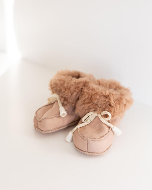maly moccasin in salt